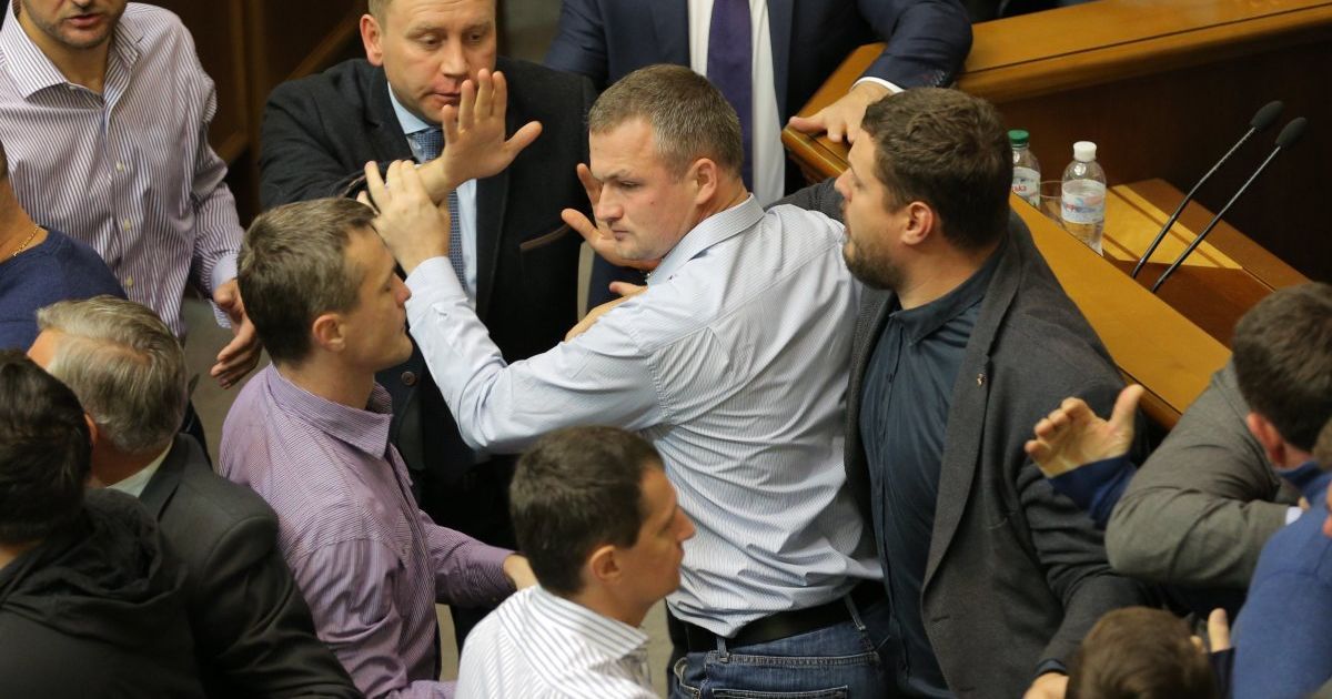 бійка у раді _1 / © УНІАН