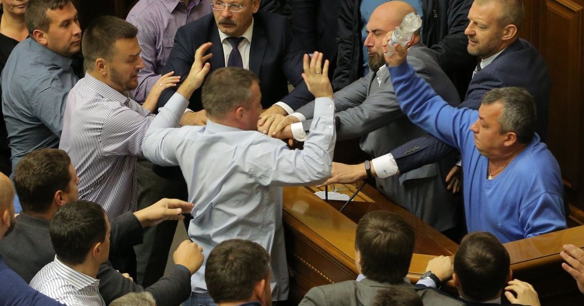 бійка у раді _10 / © УНІАН