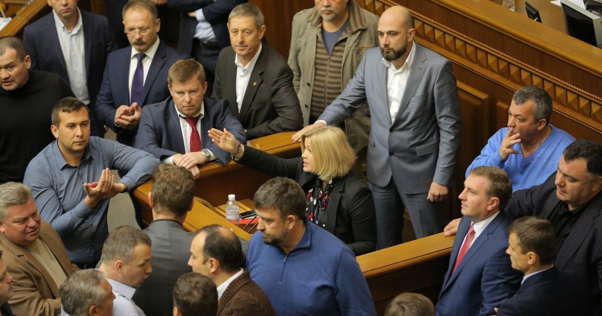 бійка у раді _3 / © УНІАН