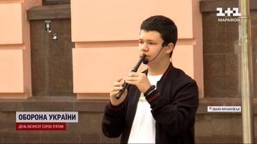 Мріє прославитись, щоб донатили більше! Школяр роками збирає гроші для ЗСУ