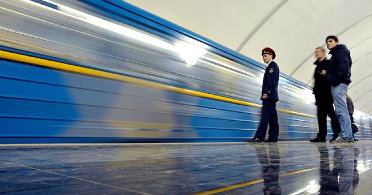 Станцію столичного метро знову "мінують"