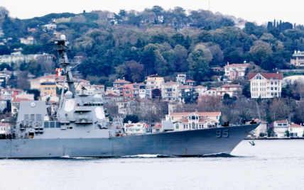 Американский ракетный эсминец зашел в Черное море