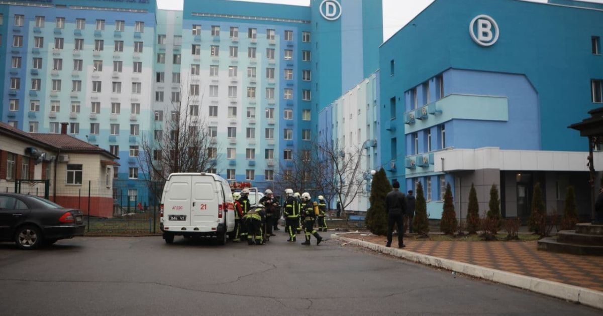 У Києві виникла пожежа у міській клінічній лікарні №1, де лікують хворих з коронавірусом