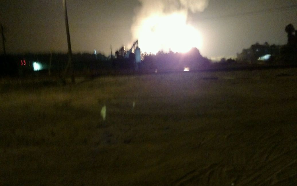 После взрыва на заводе увидели огонь / © News5