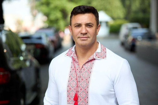 Микола Тищенко після розлучення висловився про аліменти для 9-річного сина та де він живе: "Складно"