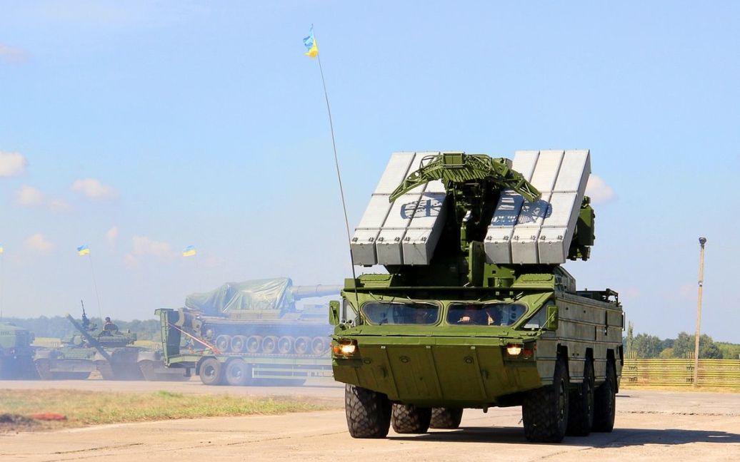 Во время подготовки к торжествам на военном аэродроме в Чугуеве / © Министерство обороны Украины