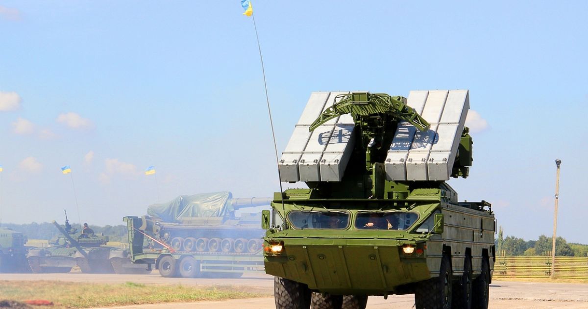 Во время подготовки к торжествам на военном аэродроме в Чугуеве / © Министерство обороны Украины