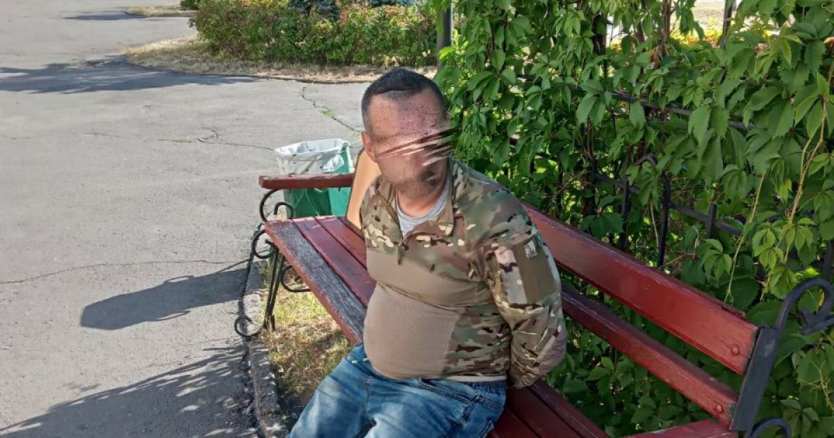 В Киеве неизвестный крушил авто