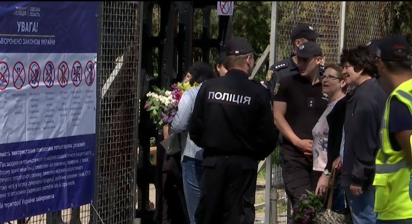 Поліція Одеси посилено патрулює місця масового скупчення людей та втихомирює провокаторів