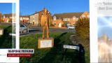 Статевий орган замість голови: у Британії встановили золоту статую Путіна