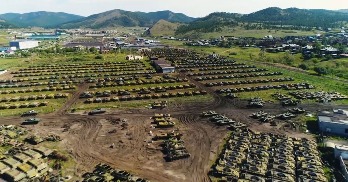 Росія спустошила найбільший склад радянської бронетехніки / Фото: Военный Осведомитель