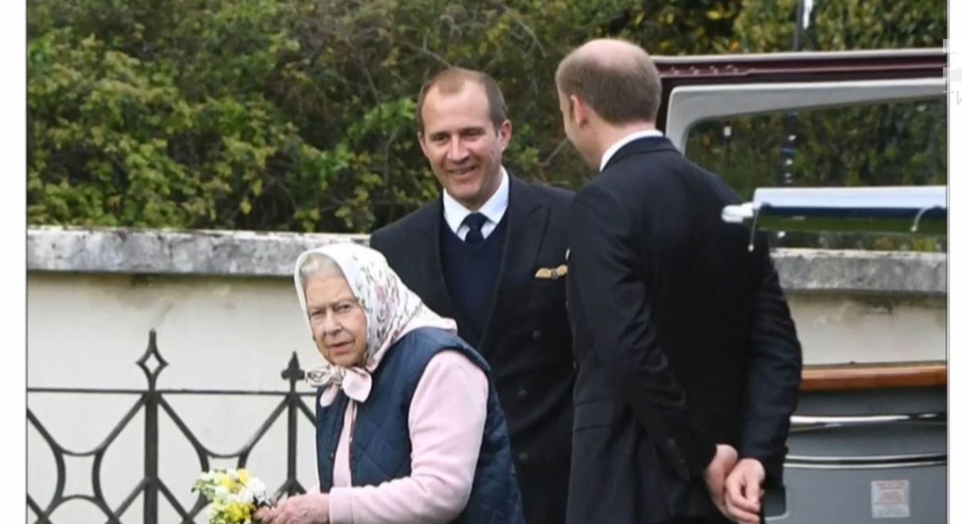 Єлизавета ІІ прилетіла на зустріч із новонародженим принцем Луї