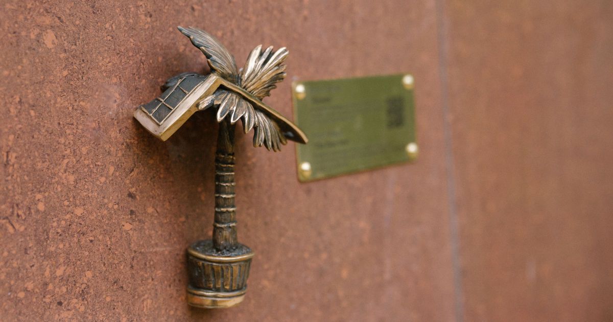 У Києві відкрили 30-ту міні-скульптуру проєкту "Шукай"_1