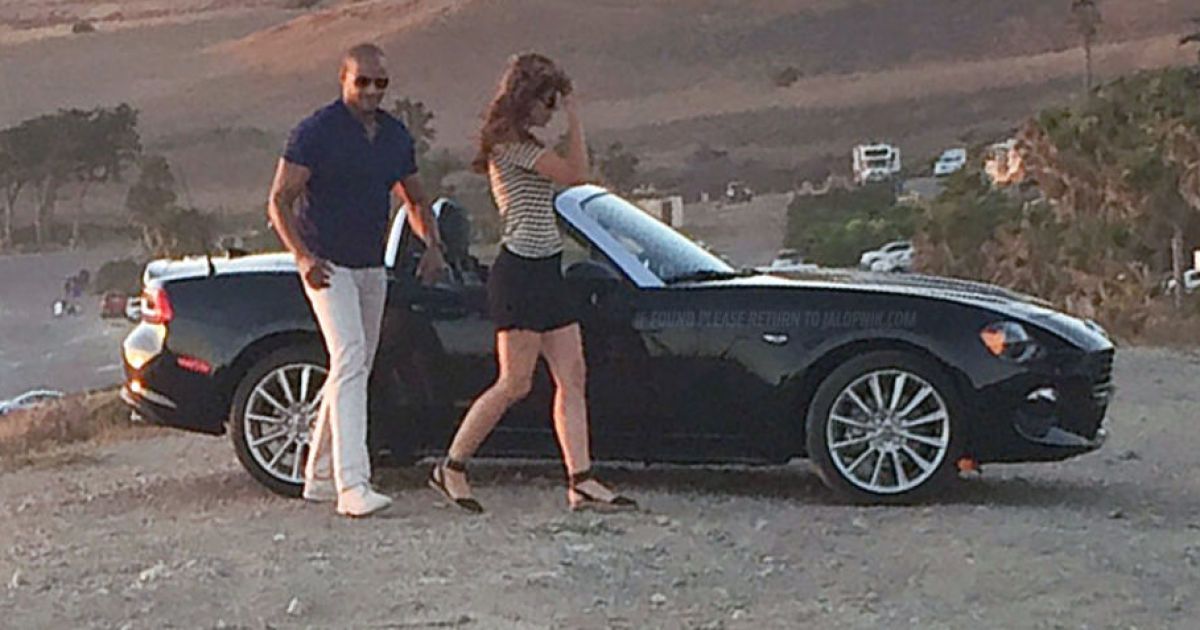 В Сети "засветился" родстер Fiat 124 Spider без камуфляжа