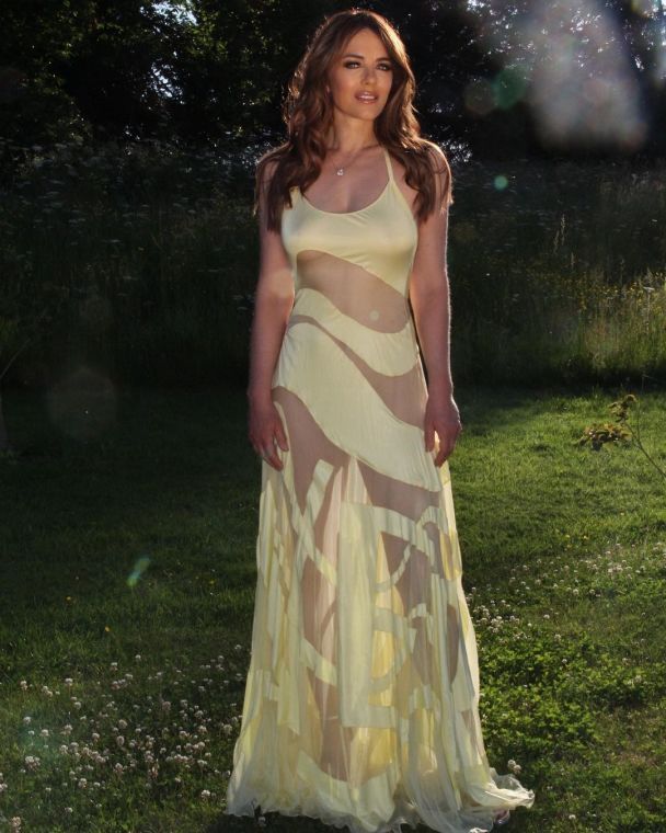  / © instagram.com/elizabethhurley