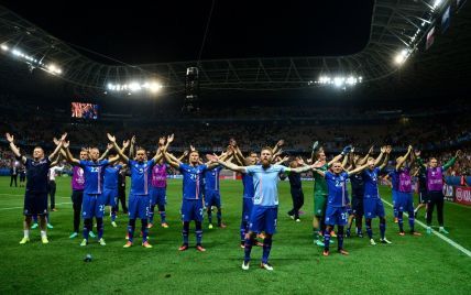 Єднання з уболівальниками: як гравці Ісландії оригінально відсвяткували перемогу над Англією