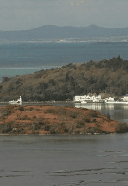 В Северном Уэльсе выставили на продажу остров