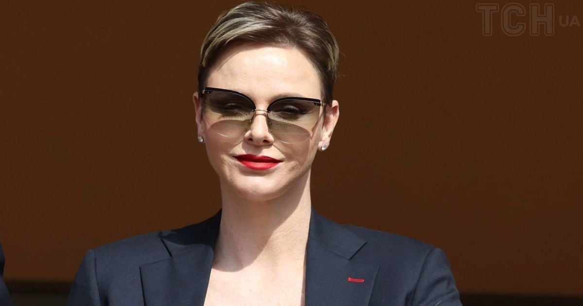 Княгиня Шарлін з дітьми принцесою Габріеллою та принцом Жаком