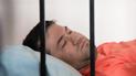 "Рома, вставай!" и чай: активисты продолжают дежурить под зданием суда с Насировым