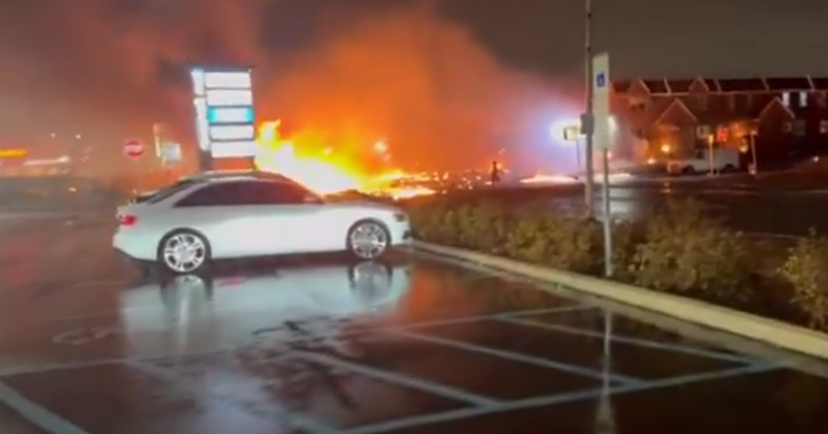 Авиакатастрофа в Филадельфии, 1 февраля 2025 года. Фото: скриншот с видео Steve Keeley/Х