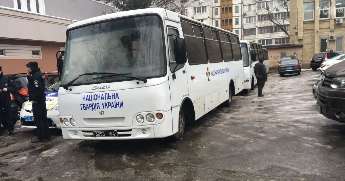 До суду над Мангером підігнали автобуси Нацгвардії