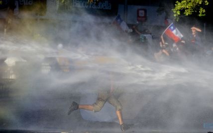 В Чили продолжаются массовые протесты, несмотря на отставки министров