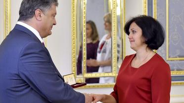 Порошенко нагороджує вчителів_03 / © Сайт президента Украины