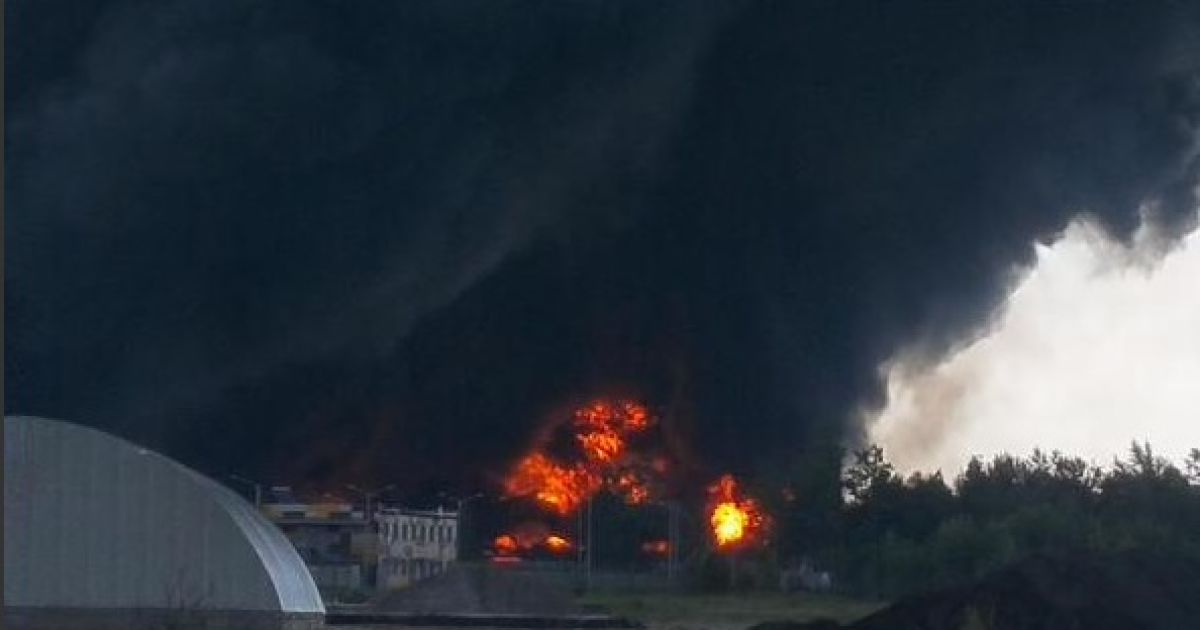 Возле Киева горит нефтебаза / © Twitter/CleanAuthoritie