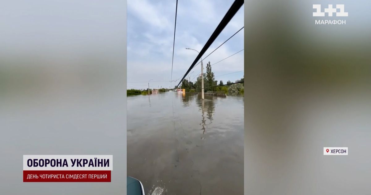 Уже очень скоро в лодках люди пригибались, чтобы не цеплять головой провода.