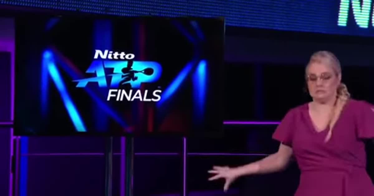 Ведуча гепнулася під час тракту ефіру Підсумкового турніру ATP: відео стало вірусним