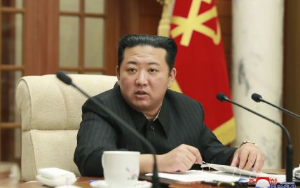 Турбота про народ: у КНДР вигадали патріотичне пояснення сильного схуднення Кім Чен Ина