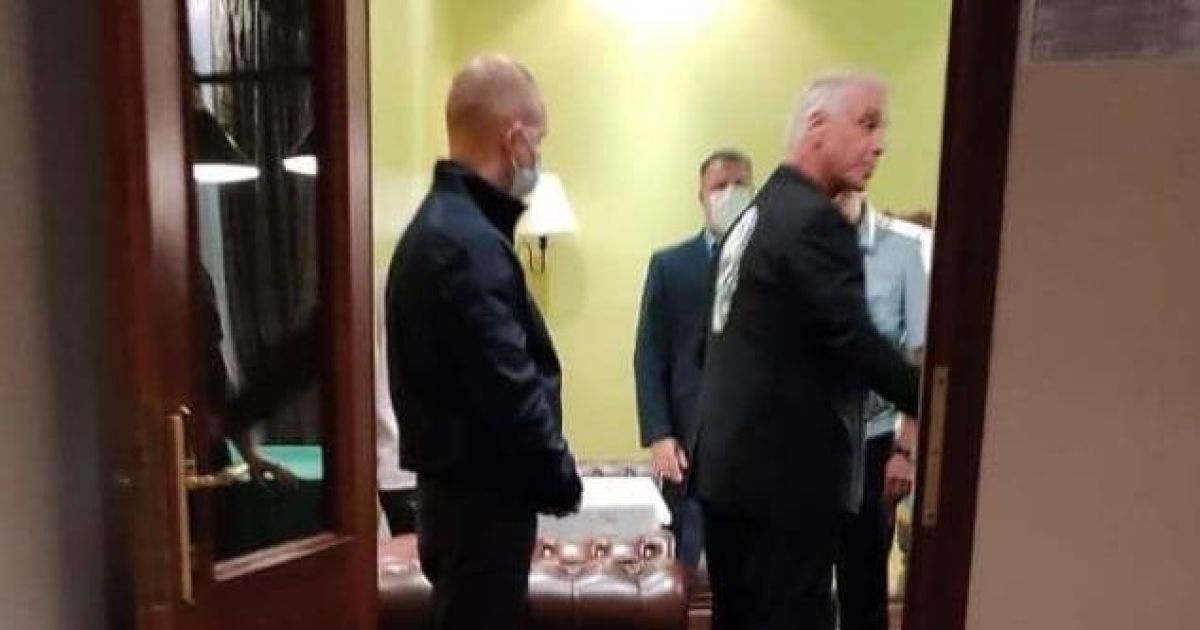 До лідера Rammstein Ліндеманна в Росії навідалися силовики - Vimarsana News