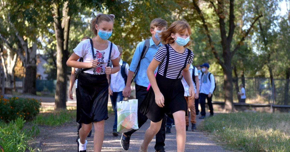 "Информация изучается": главный санврач рассказал, когда в Украине буду вакцинировать от коронавируса детей