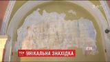 В Одесском Дворце студентов случайно нашли уникальные фрески