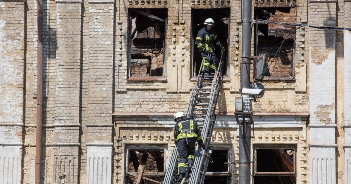 Последствия пожара в доме на Крещатике