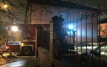 Небезпечну підземну пожежу в центрі Києва ліквідували