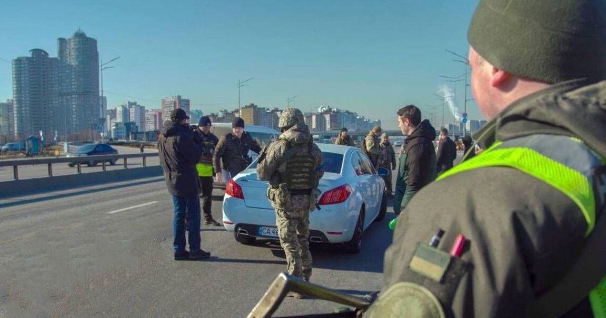 Блокпосты на въезде в Киев