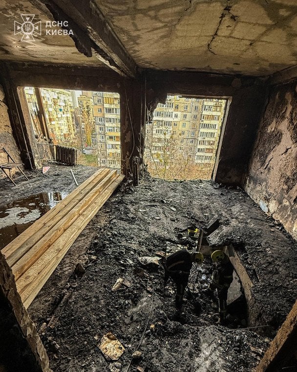 Наслідки атаки РФ на Київ 25 листопада / © ДСНС
