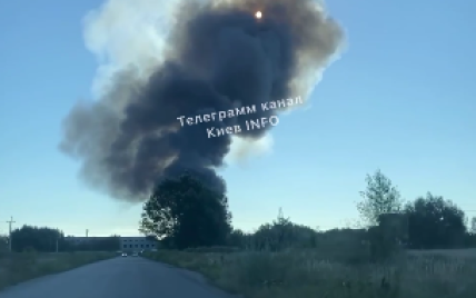 Взрывы и пожар в Борисполе: мэр сообщил, что произошло (видео)