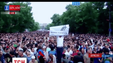 Армянская власть угрожает протестантам новым разгоном