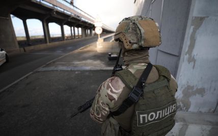 Поліція змінила кваліфікацію провадження "мінувальнику" моста Метро у Києві