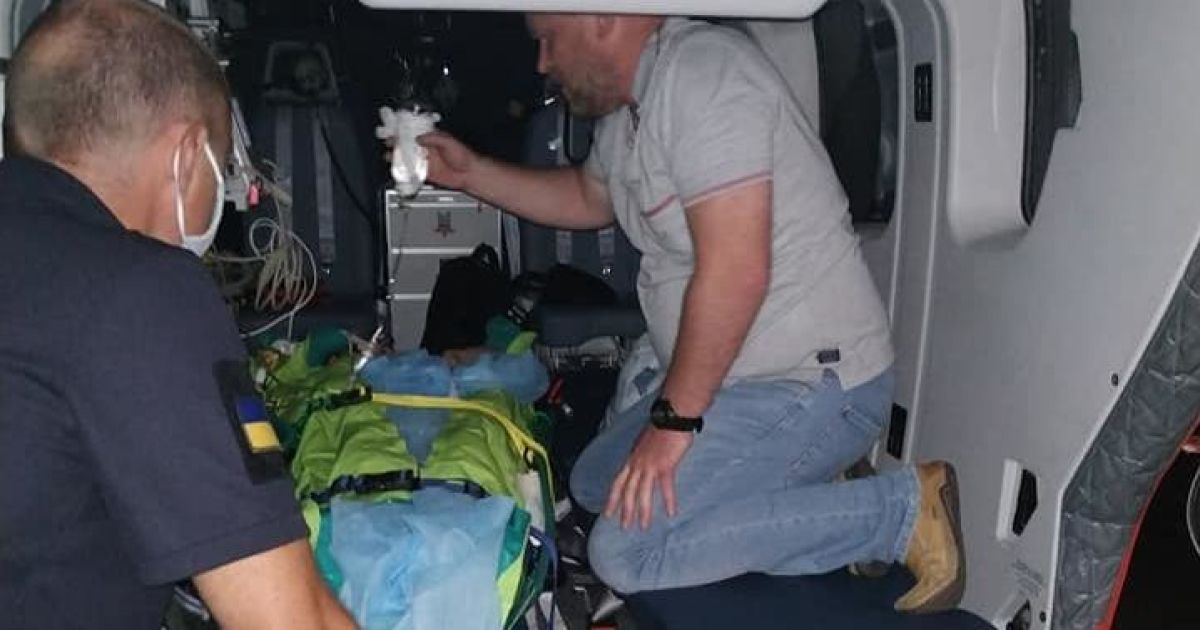 Девочку, пострадавшую в тройном ДТП во Львовской области, санавиацией доставили в Киев