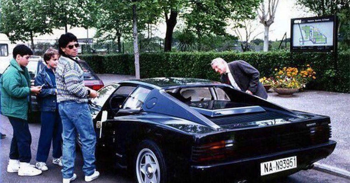 От тягача до Ferrari: на каких авто ездил легендарный Диего Марадона