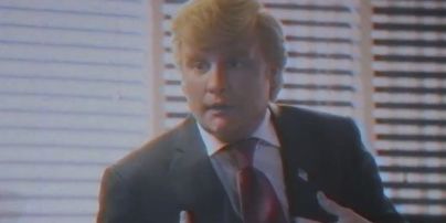 Неузнаваемый Депп поразил ролью Трампа в комедийной короткометражке