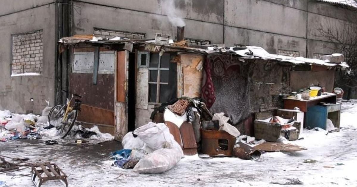 В Херсоне на свалке обнаружили поселение нескольких семей с детьми