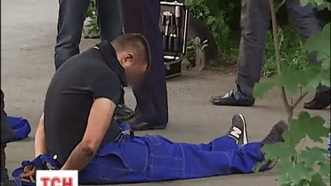 У Києві на Подолі серед білого дня затримували небезпечного бандита