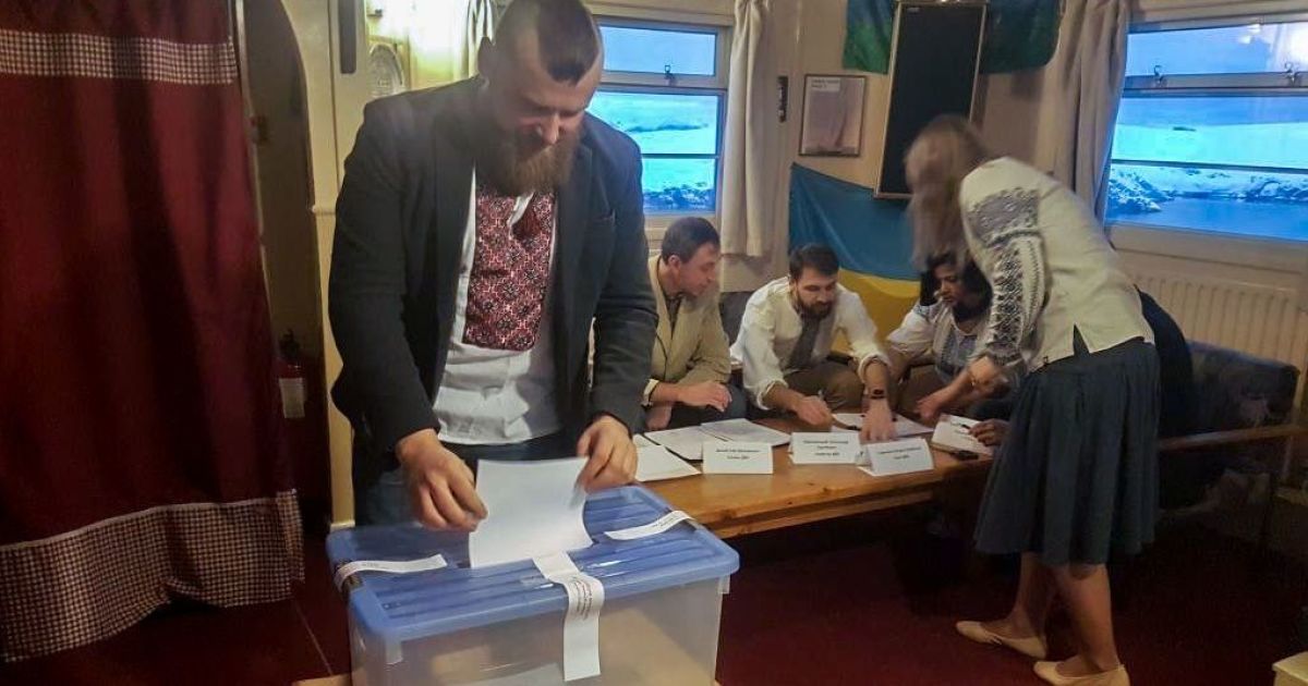 На антарктической станции "Академик Вернадский" за час проголосовали 100% избирателей