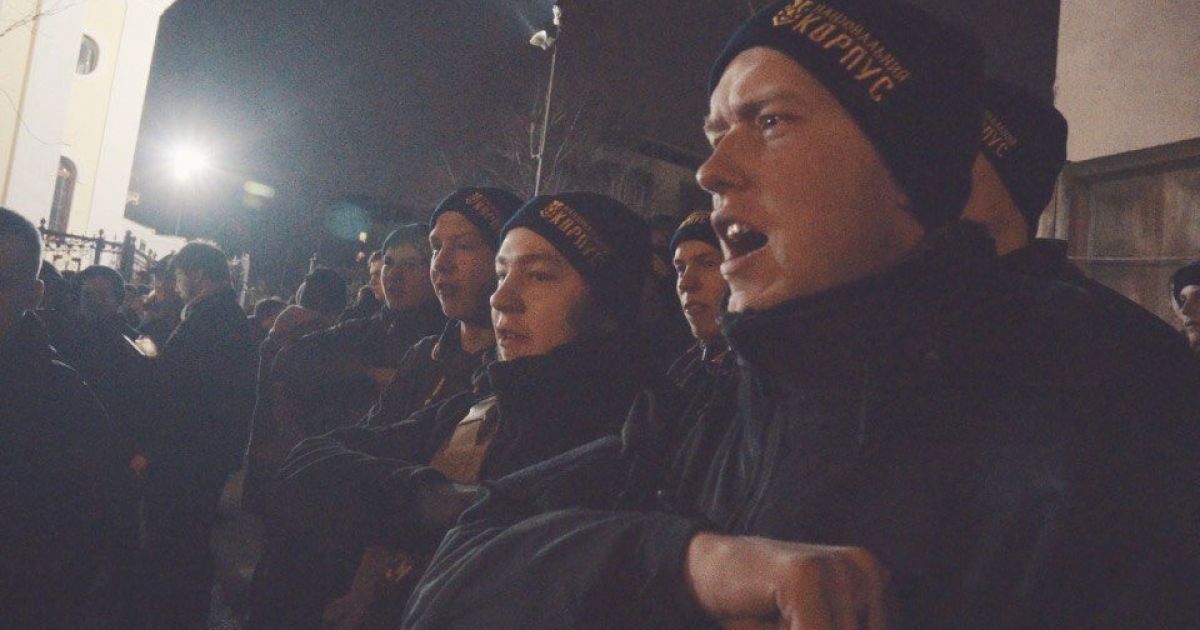 Активисты наведались домой к председателю суда, в котором не могут избрать меру пресечения Насирову