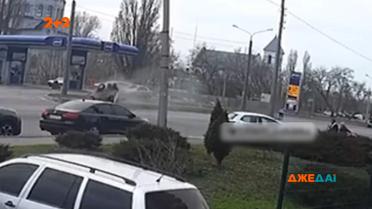 Харківський автомобіліст перевірив межу механічної міцності його машини