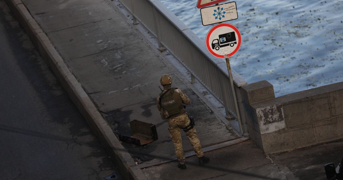 затримання Олексій Белько на мосту метро в Києві_2 / © МВС